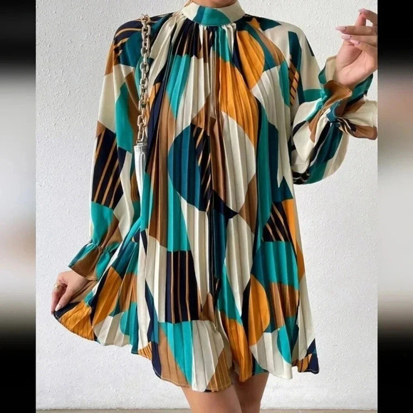 Geo Print Flare Sleeve Pleated Detail Mock Neck Dress - Picture 5 of 5